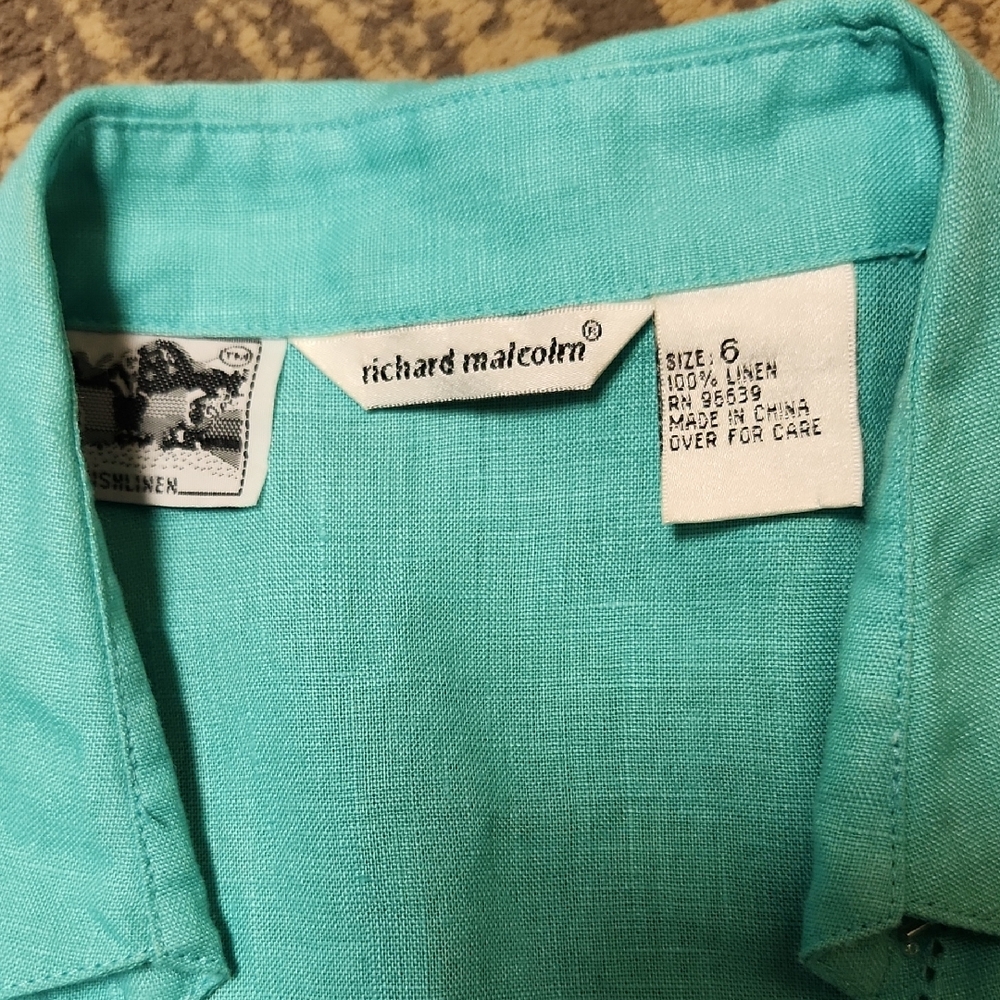 Chic Turquoise Button Down Shirt - Picture 3 of 8